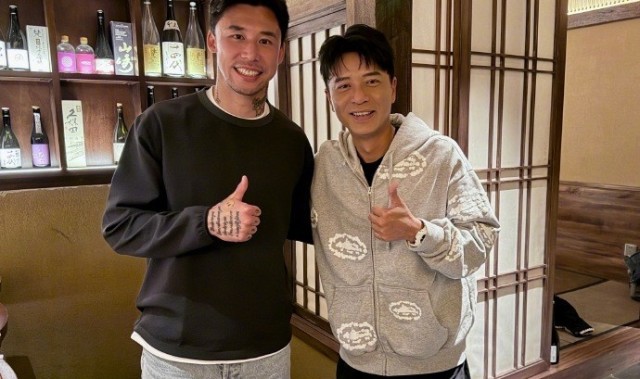 星空体育官网-李克勤社媒晒与张琳芃合影：好友相聚，很开心！